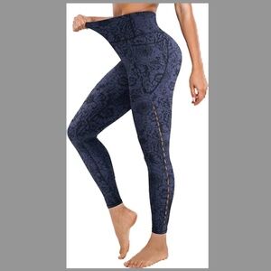 High-Waist Leggings w/ Pockets & Cut-out Detail in Black/Purple - Size XL